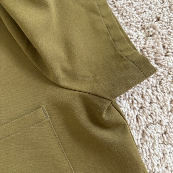 Figs Caterina One Pocket Scrub Top Martini Olive - Picture 3 of 4